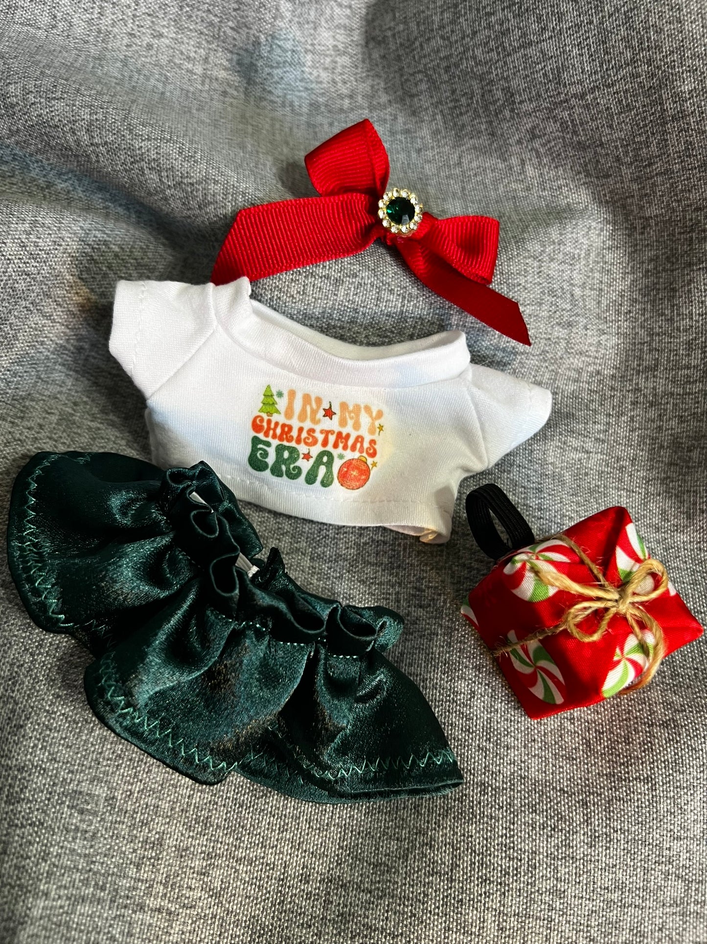 Christmas Era Tee & Skirt Set with Bow and Gift Accessory for 17cm Doll