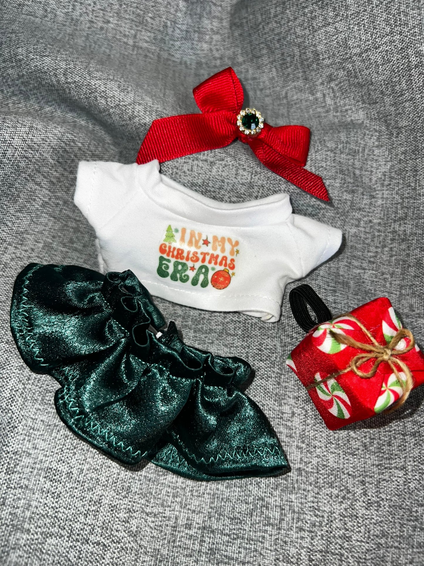Christmas Era Tee & Skirt Set with Bow and Gift Accessory for 17cm Doll