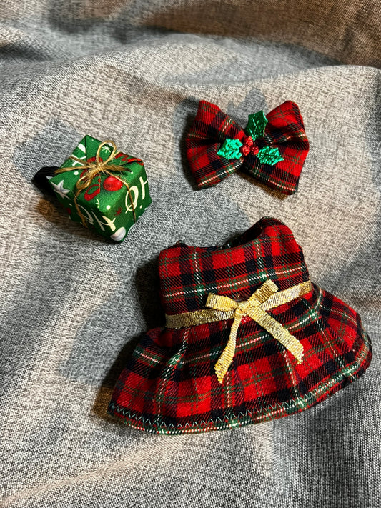 Plaid Christmas Dress Set for 17cm Dolls (Dress, Bow & Gift Accessory)